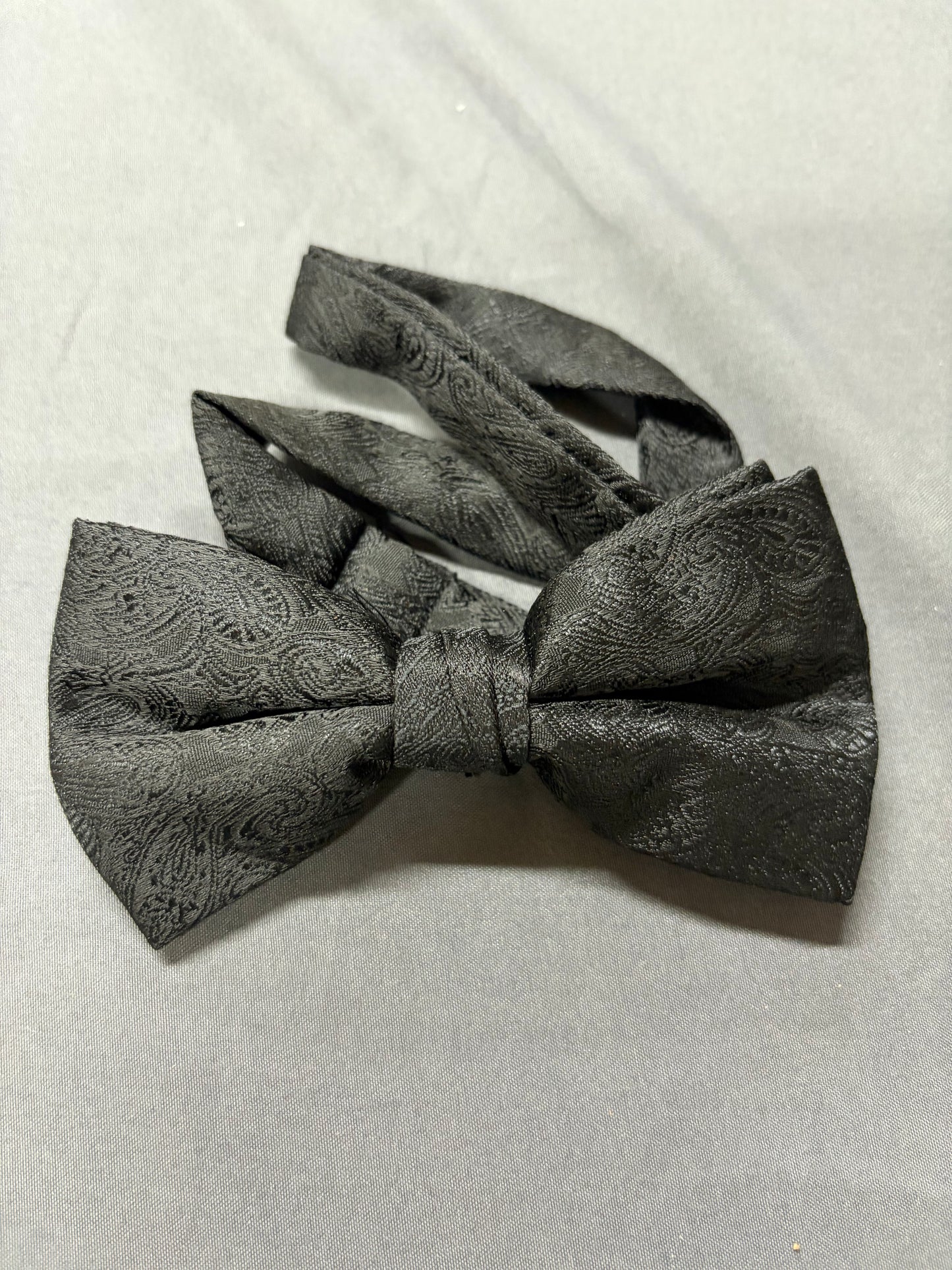 BOW TIE